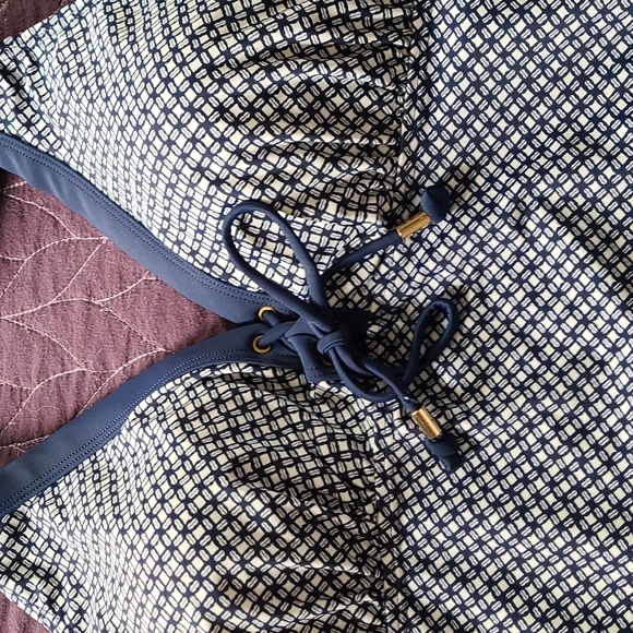 Women's blue tankini and bottoms.  Top is a sz 18 and bottoms ate a sz 16. - Picture 5 of 7